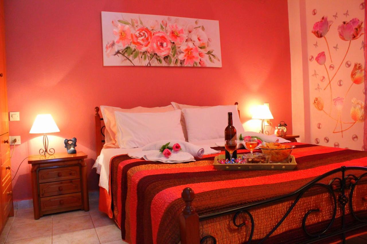 Tzaneria Apartments Skiathos Kanapitsa  Eksteriør billede